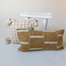 Load image into Gallery viewer, Woven Cotton Slub Plaid Pillow with Tassels
