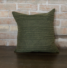 Load image into Gallery viewer, Woven Cotton Pleated Pillow
